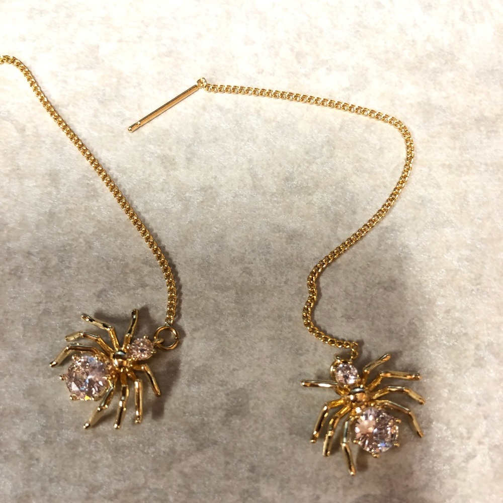 Crystal spider threader earrings 🕷🕸🖤 - Picture 4 of 7